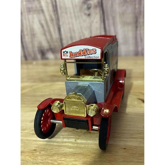 1983 Ertl Atlanta Falcons 1913 Ford Die Cast Bank NFL Huddles RARE - Picture 3 of 10